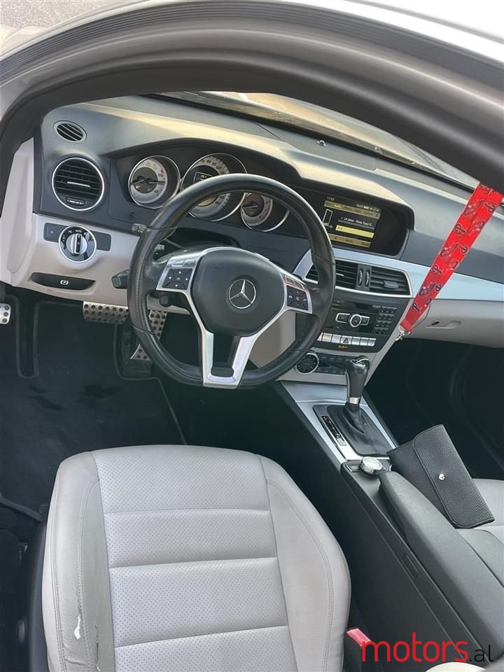 2012' Mercedes-Benz C 250 photo #6