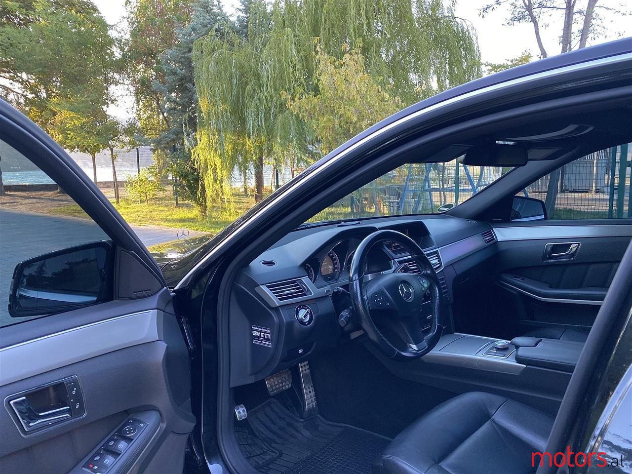 2009' Mercedes-Benz E 350 photo #5