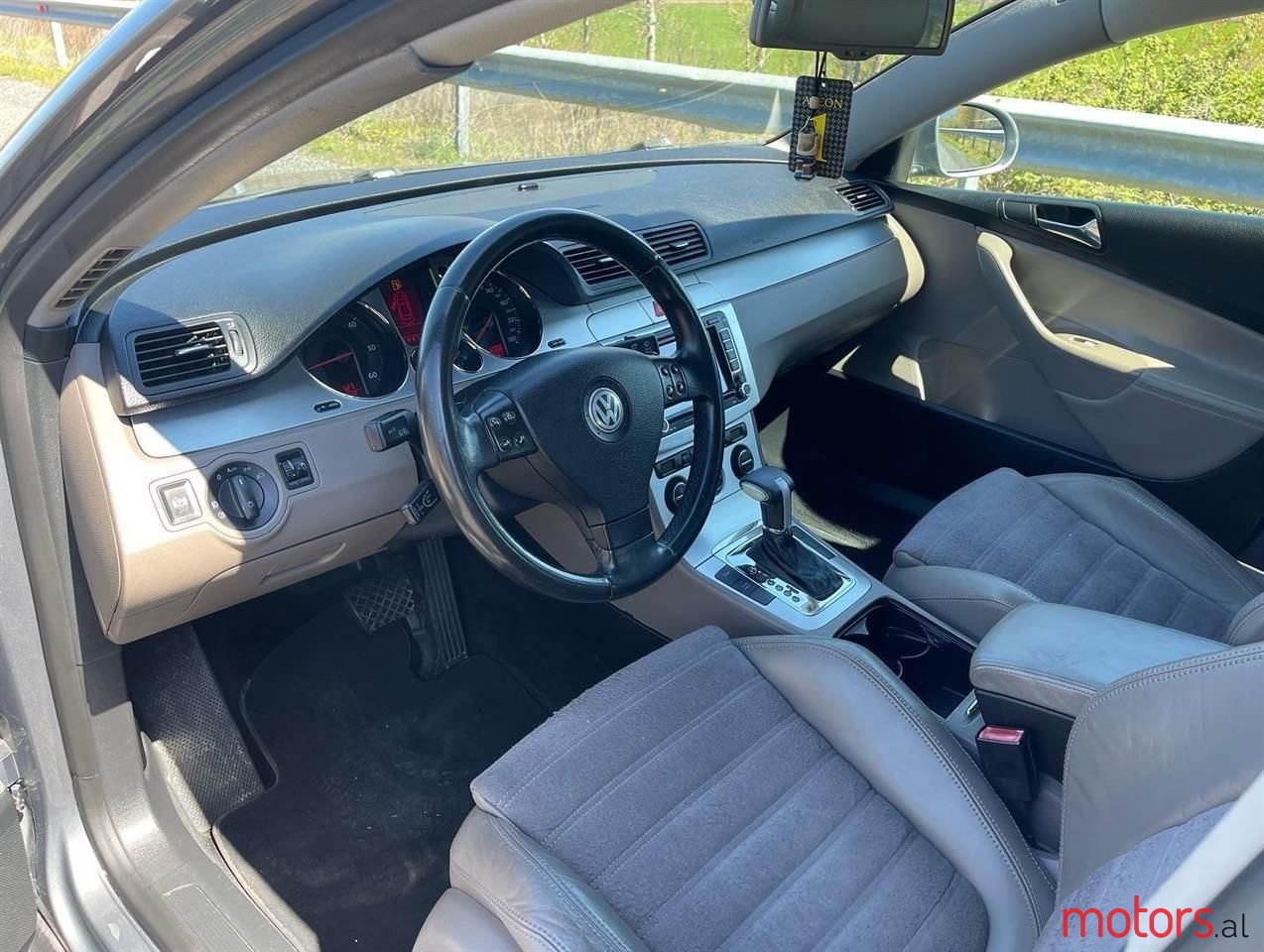 2006' Volkswagen Passat photo #6