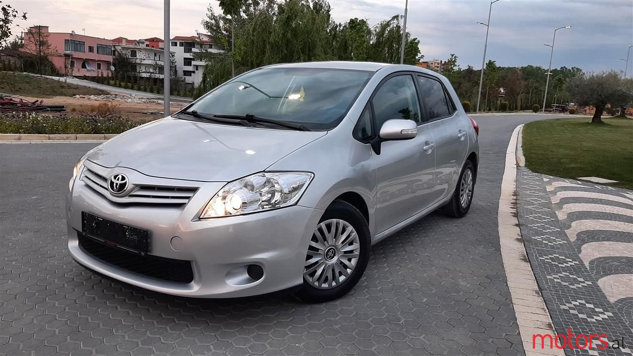 2010' Toyota Auris photo #1