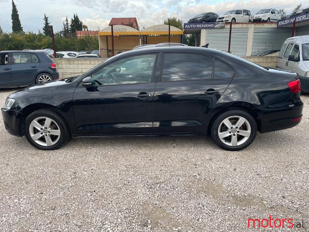 2012' Volkswagen Jetta photo #2