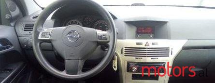 2008' Opel Astra photo #1