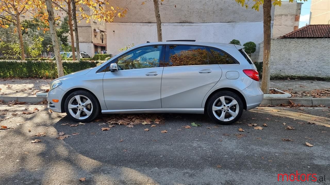 2013' Mercedes-Benz B 250 photo #2