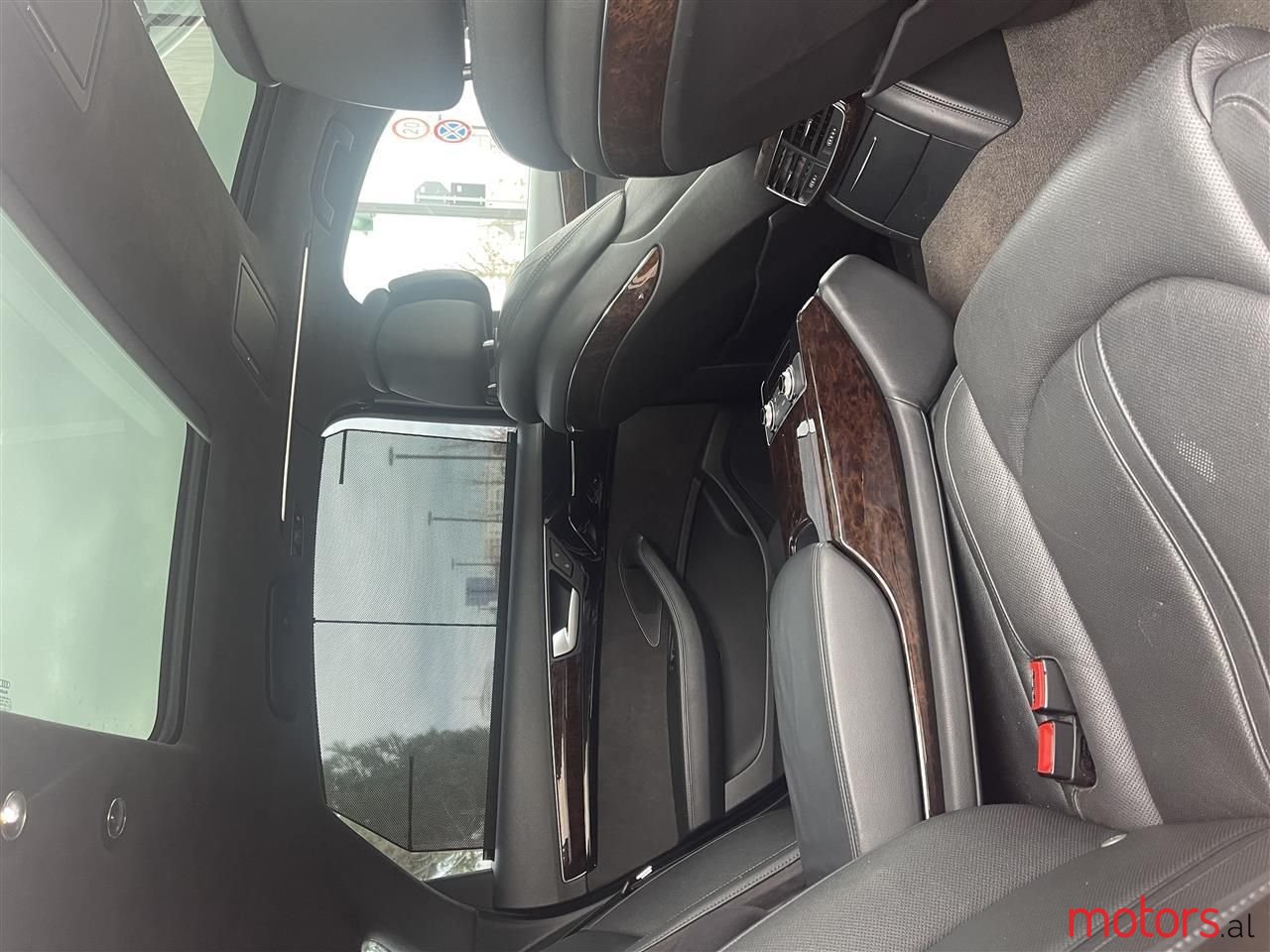 2011' Audi A8 photo #2