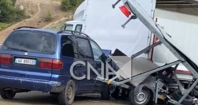 Aksident i 5-fishtë në autostradën Shqipëri-Kosovë