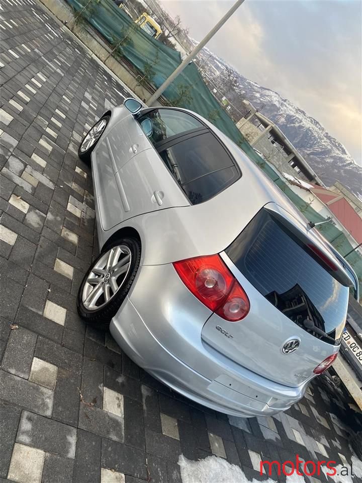 2006' Volkswagen Golf photo #2