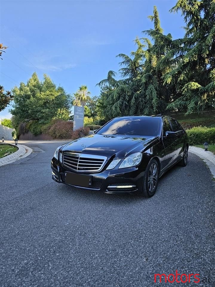 2012' Mercedes-Benz E 220 photo #2