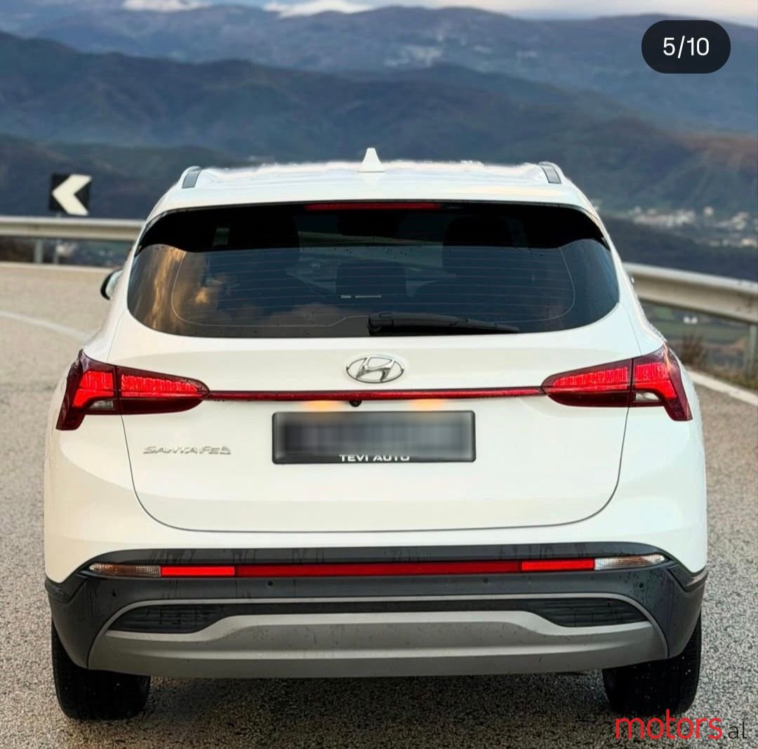 2020' Hyundai Santa Fe photo #2