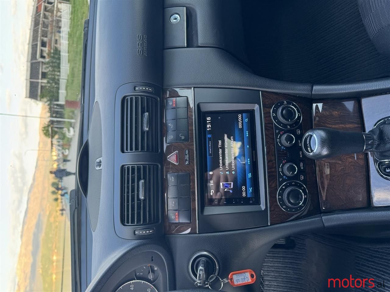 2004' Mercedes-Benz C 200 photo #2