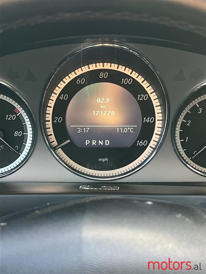 2011' Mercedes-Benz C 300 photo #6