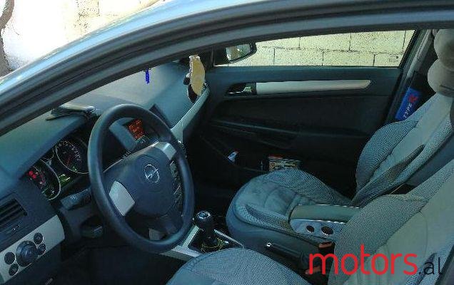 2007' Opel Astra photo #1