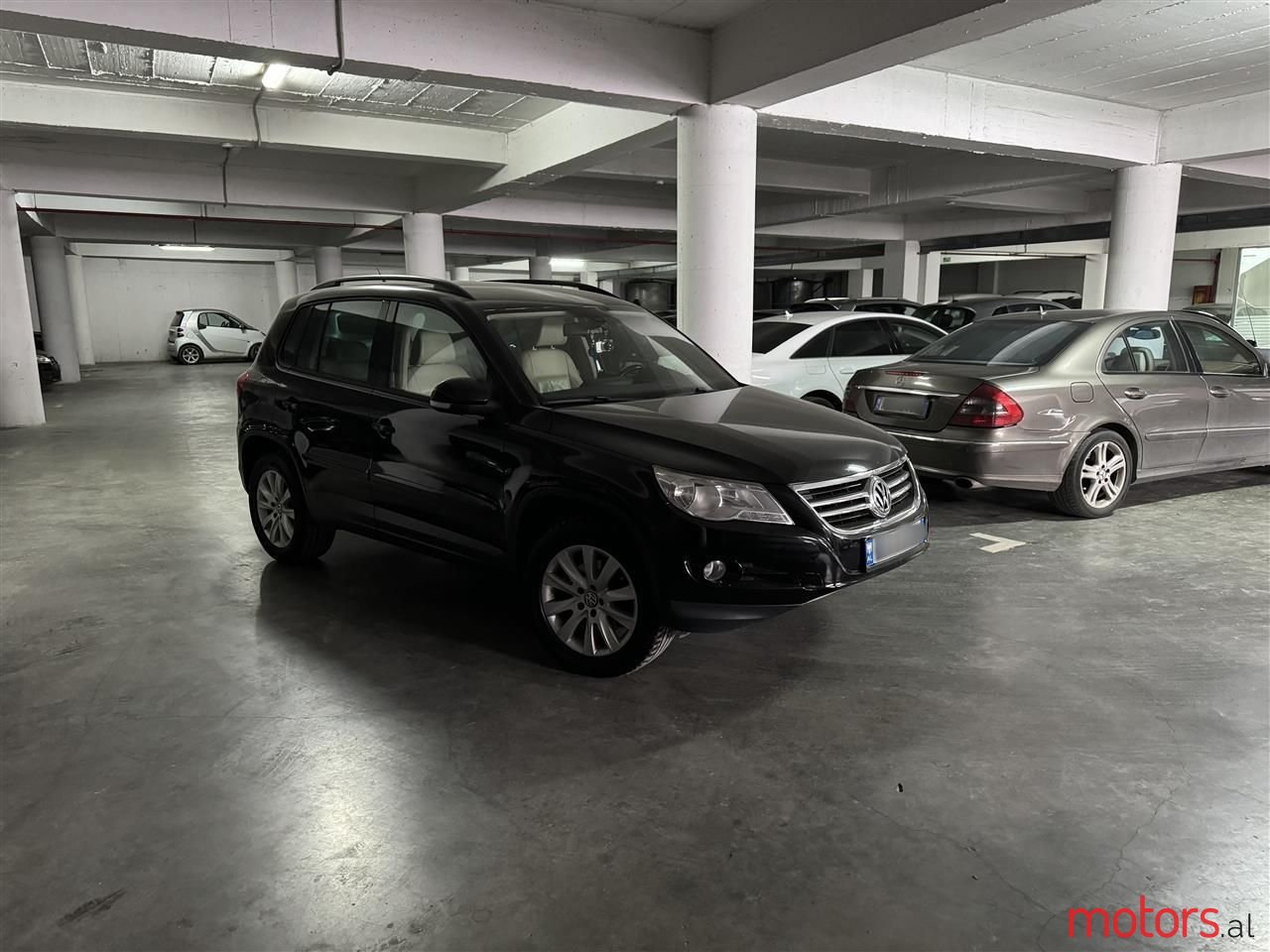 2008' Volkswagen Tiguan photo #2