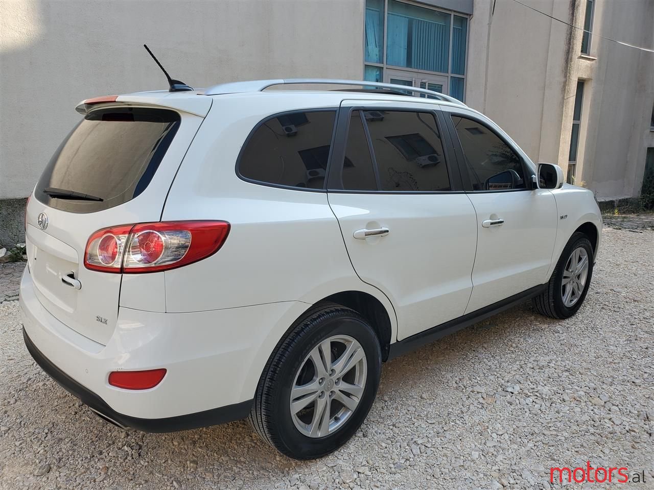 2010' Hyundai Santa Fe photo #3