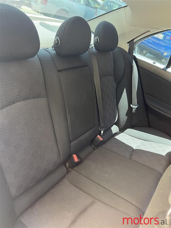 2004' Mercedes-Benz C 220 photo #2