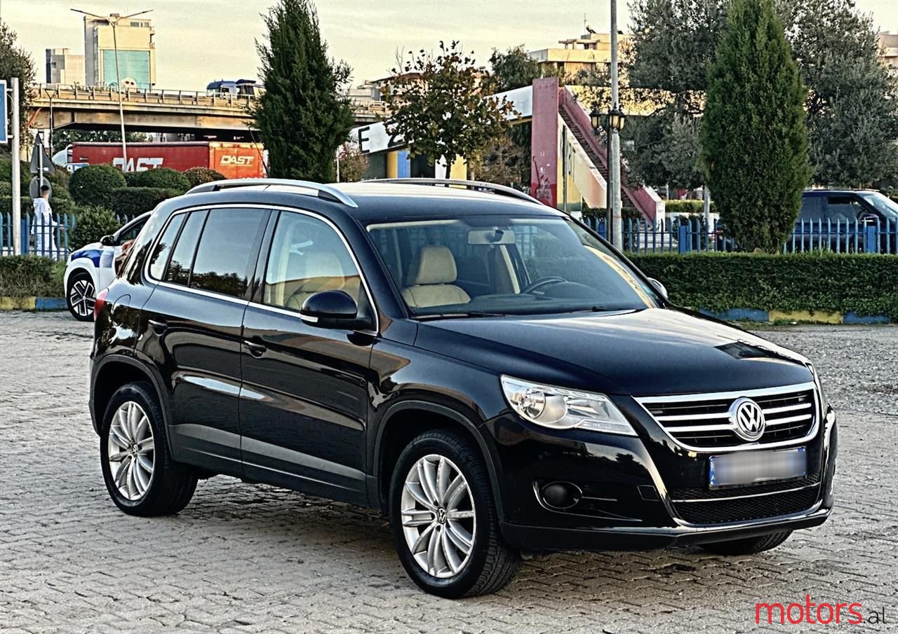 2009' Volkswagen Tiguan photo #2