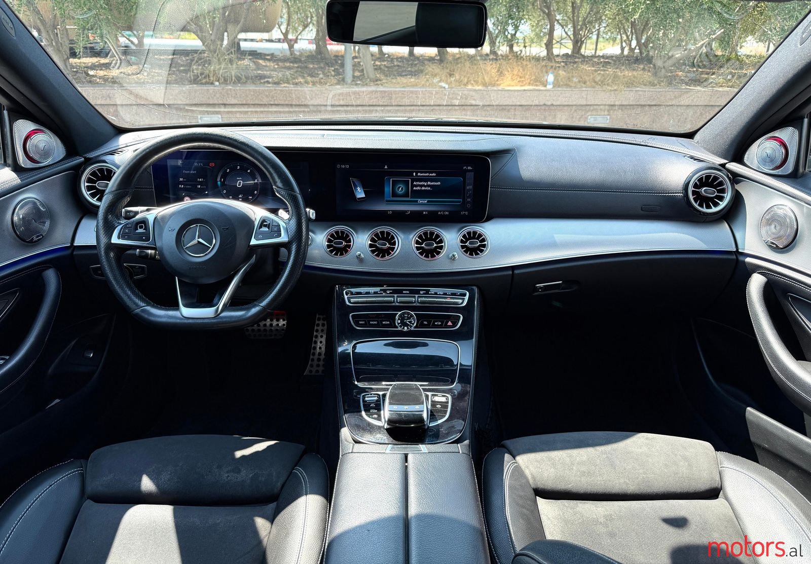 2017' Mercedes-Benz E 220 photo #2
