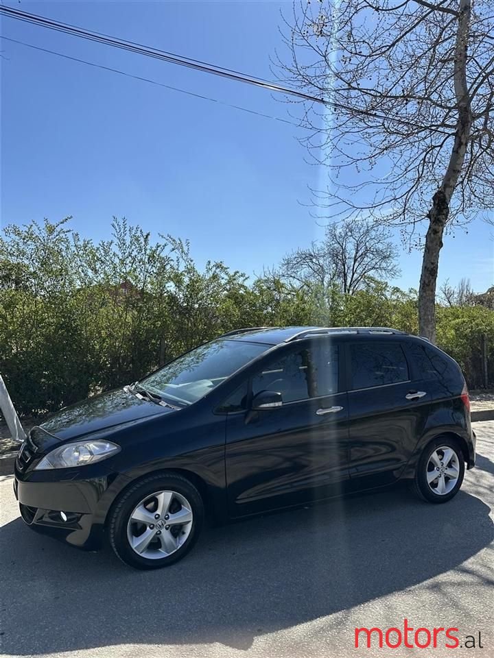 2008' Honda FR-V photo #5