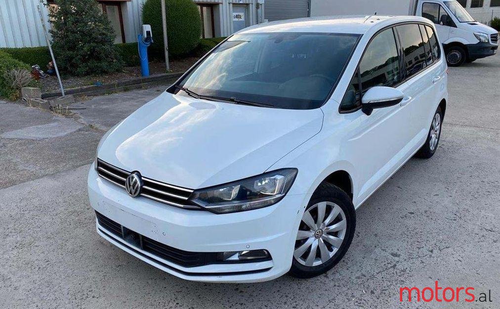 2016' Volkswagen Touran photo #1
