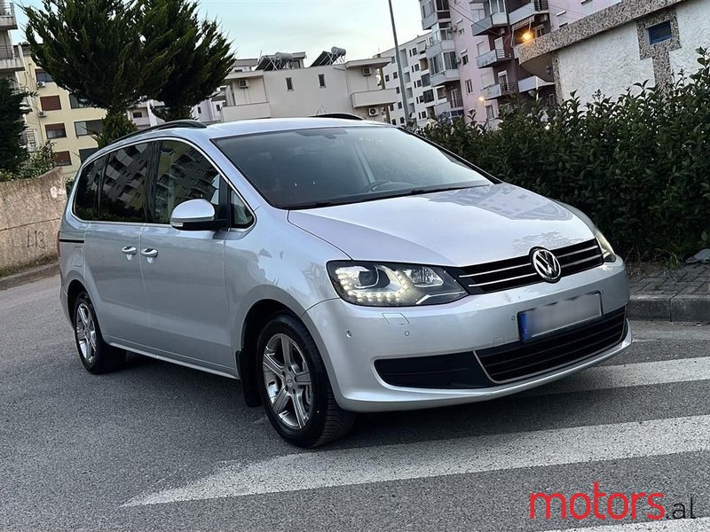 2013' Volkswagen Sharan photo #1