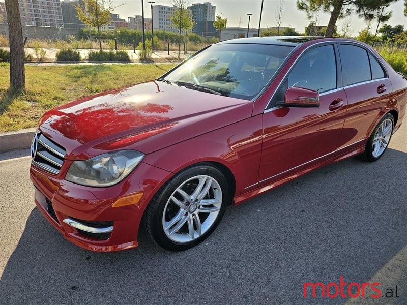 2012' Mercedes-Benz C 250 photo #2