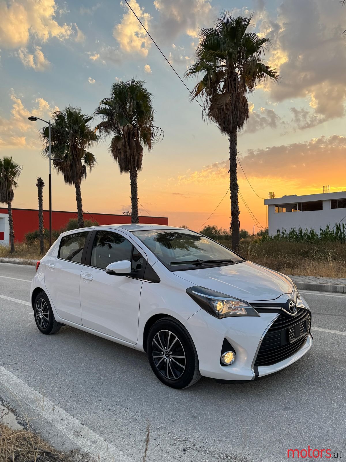 2015' Toyota Yaris photo #1