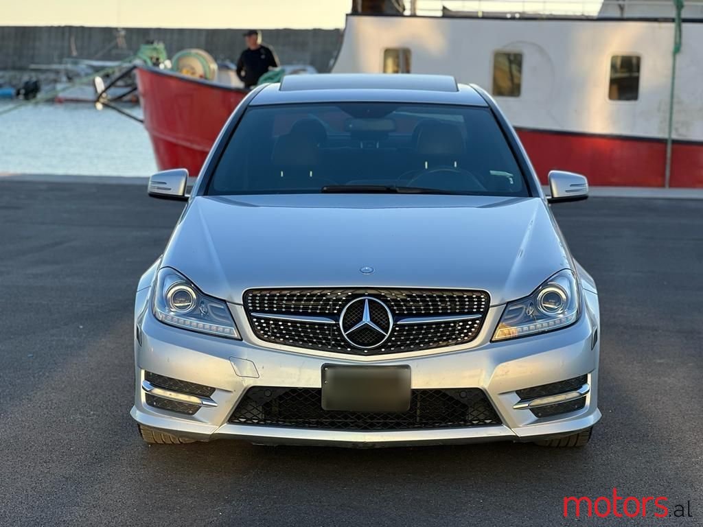 2012' Mercedes-Benz C 300 photo #1