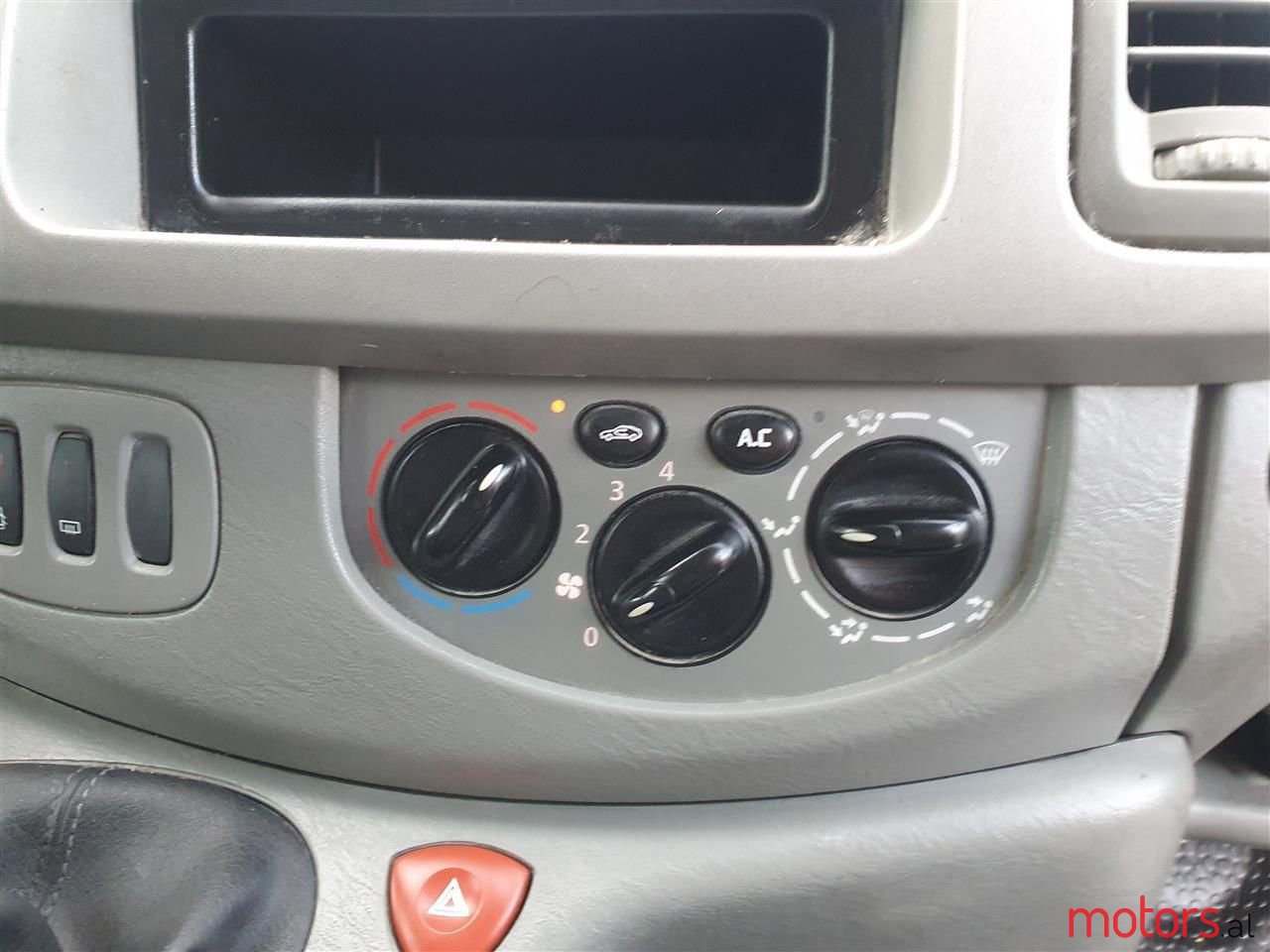 2008' Renault Trafic photo #5