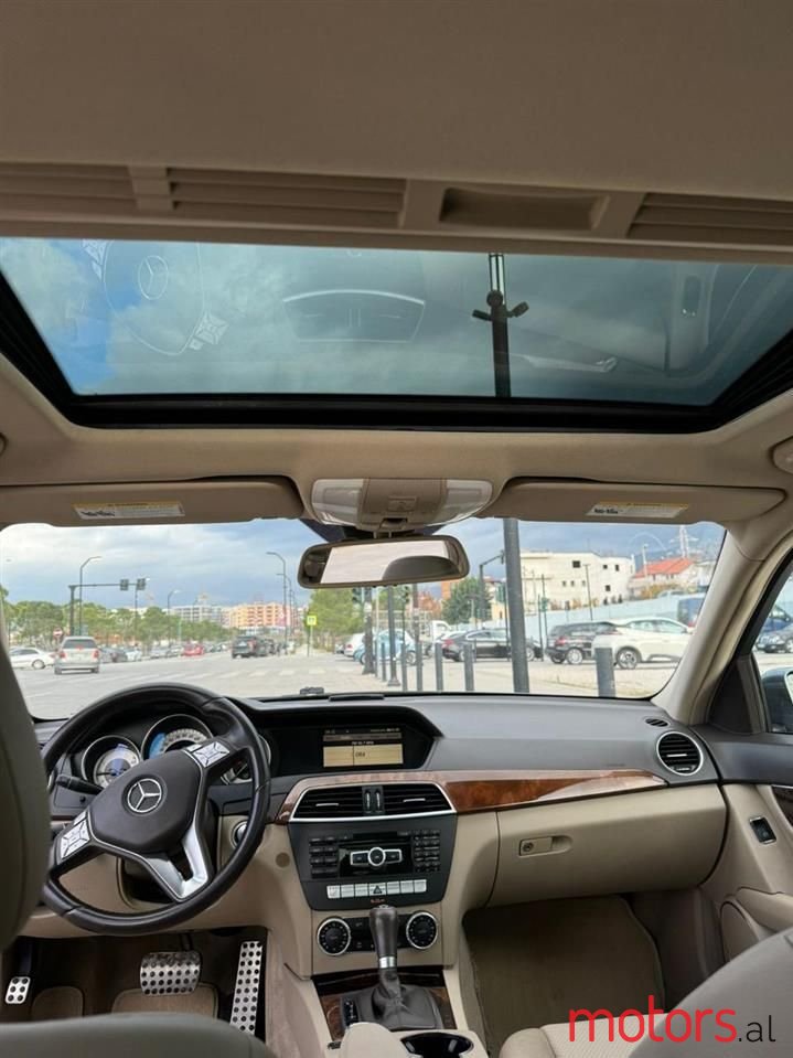 2012' Mercedes-Benz C 250 photo #6