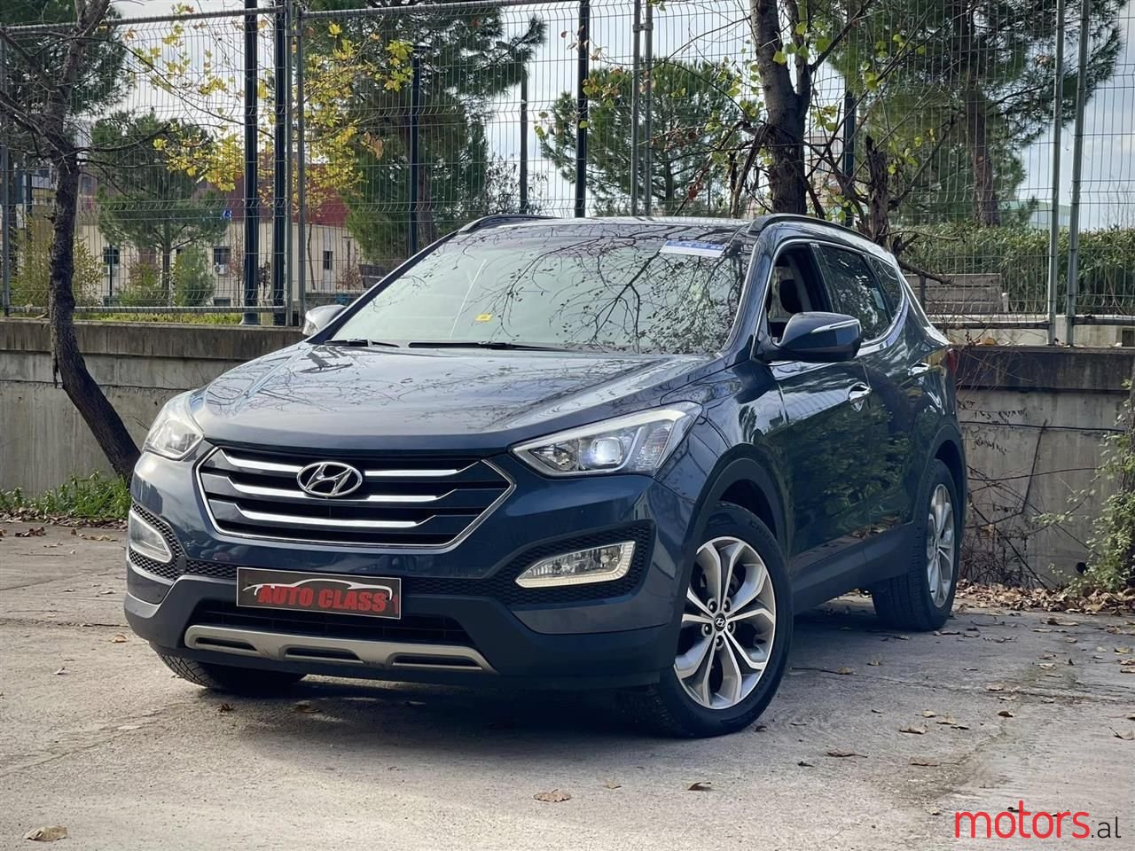 2013' Hyundai Santa Fe photo #2