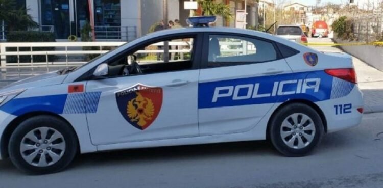Makina e Policisë Bashkiake përplas 13-vjeçarin në Vlorë