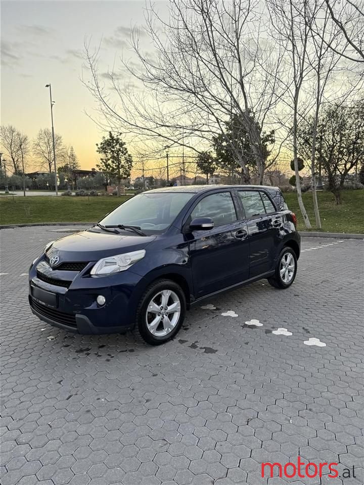 2010' Toyota Urban Cruiser photo #2