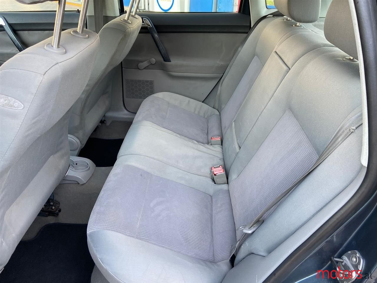 2004' Volkswagen Polo photo #6