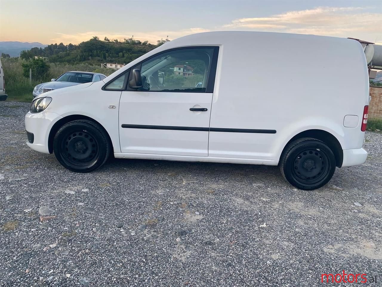 2012' Volkswagen Caddy photo #2