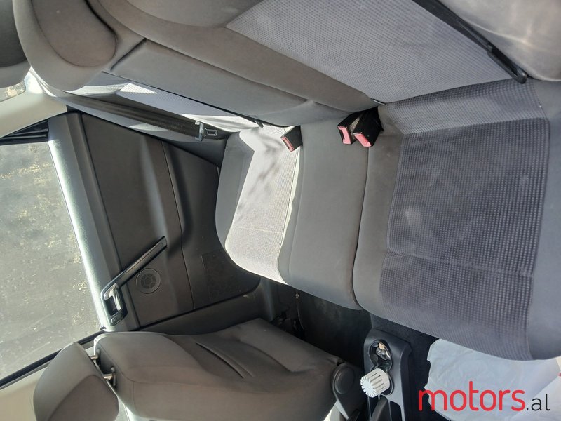 2006' Volkswagen Polo photo #3