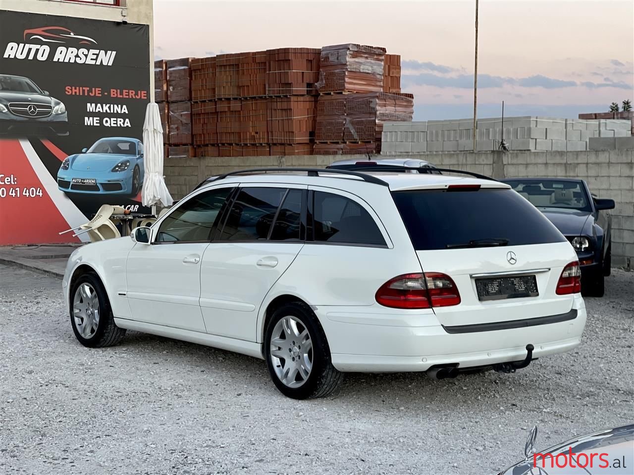 2004' Mercedes-Benz E 220 photo #4