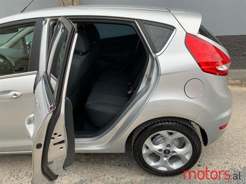 2010' Ford Fiesta photo #5