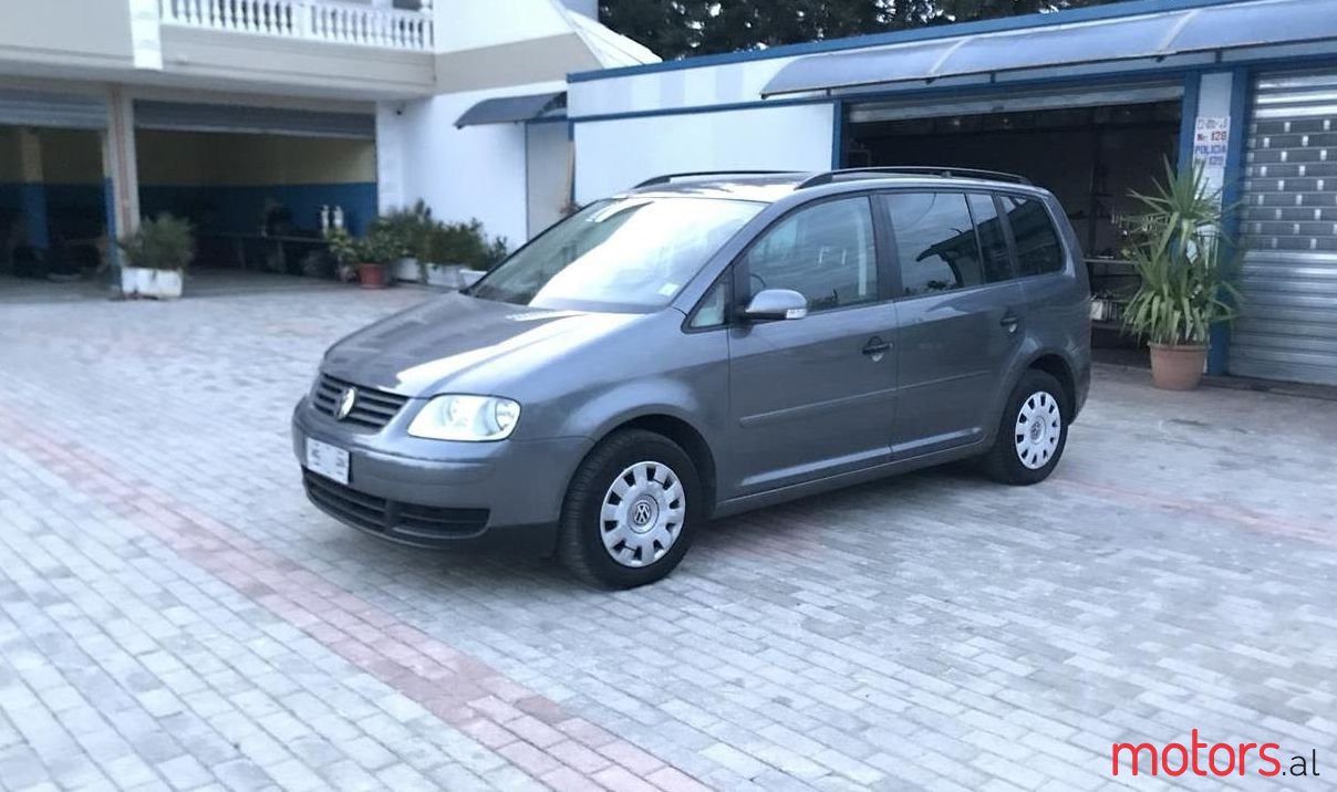 2005' Volkswagen Touran photo #1