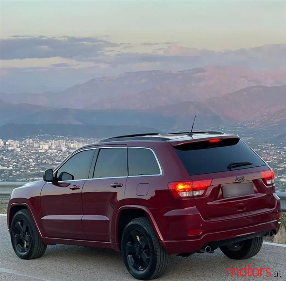 2012' Jeep Grand Cherokee photo #3
