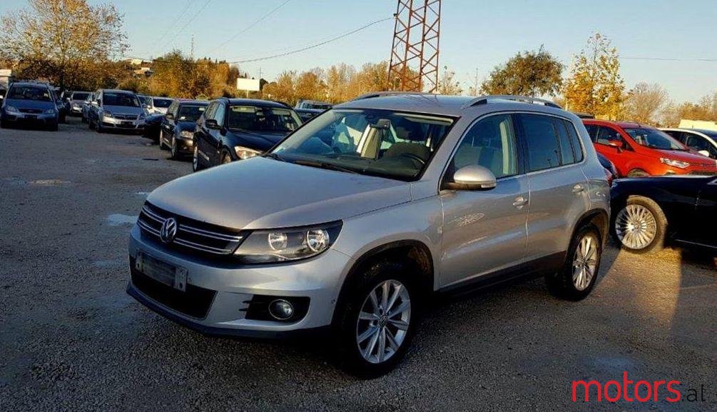 2012' Volkswagen Tiguan photo #1