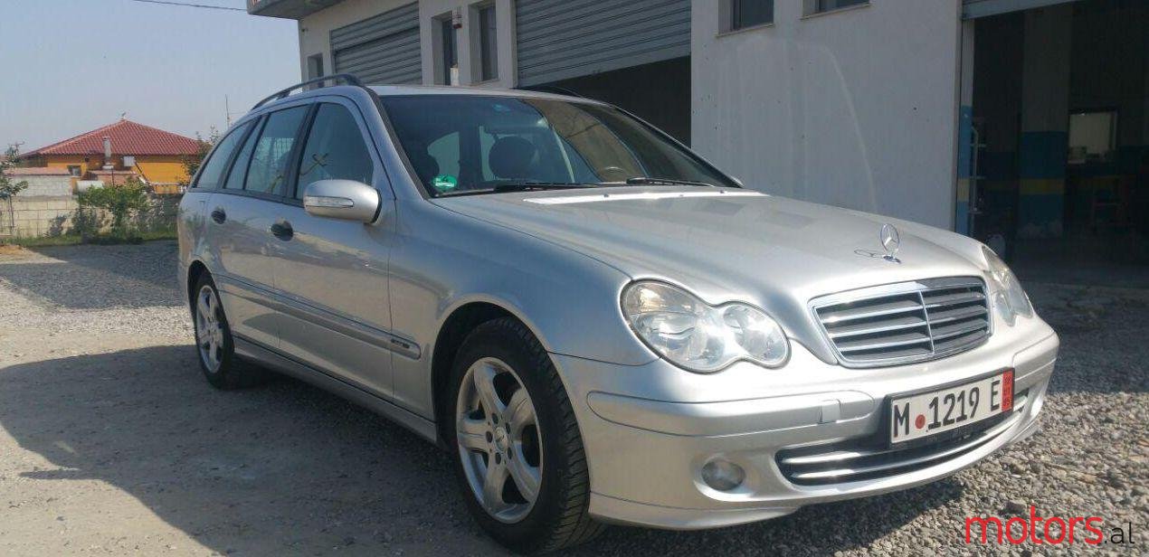 2004' Mercedes-Benz C-Class photo #2