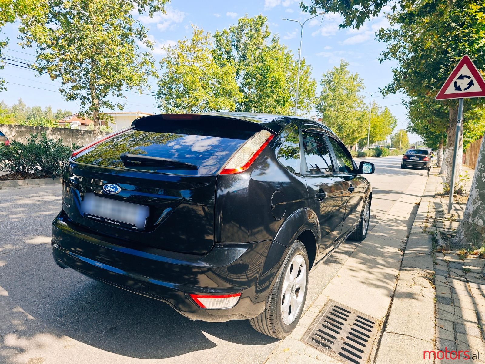2010' Ford Focus photo #2