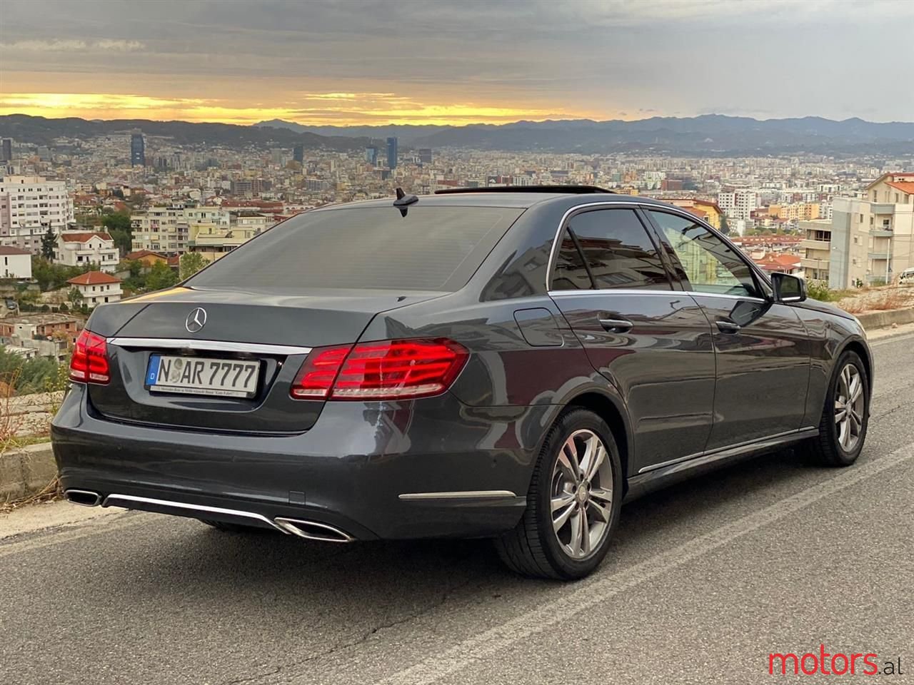 2013' Mercedes-Benz E 220 photo #5