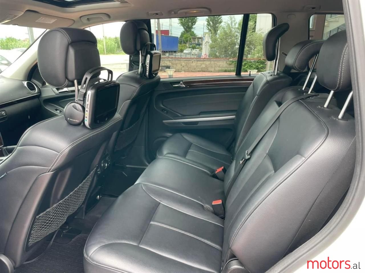 2011' Mercedes-Benz GL 350 photo #2