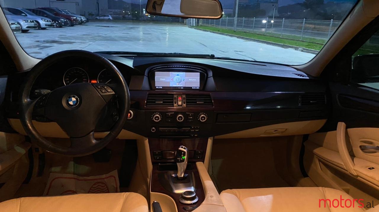 2009' BMW 528 photo #7