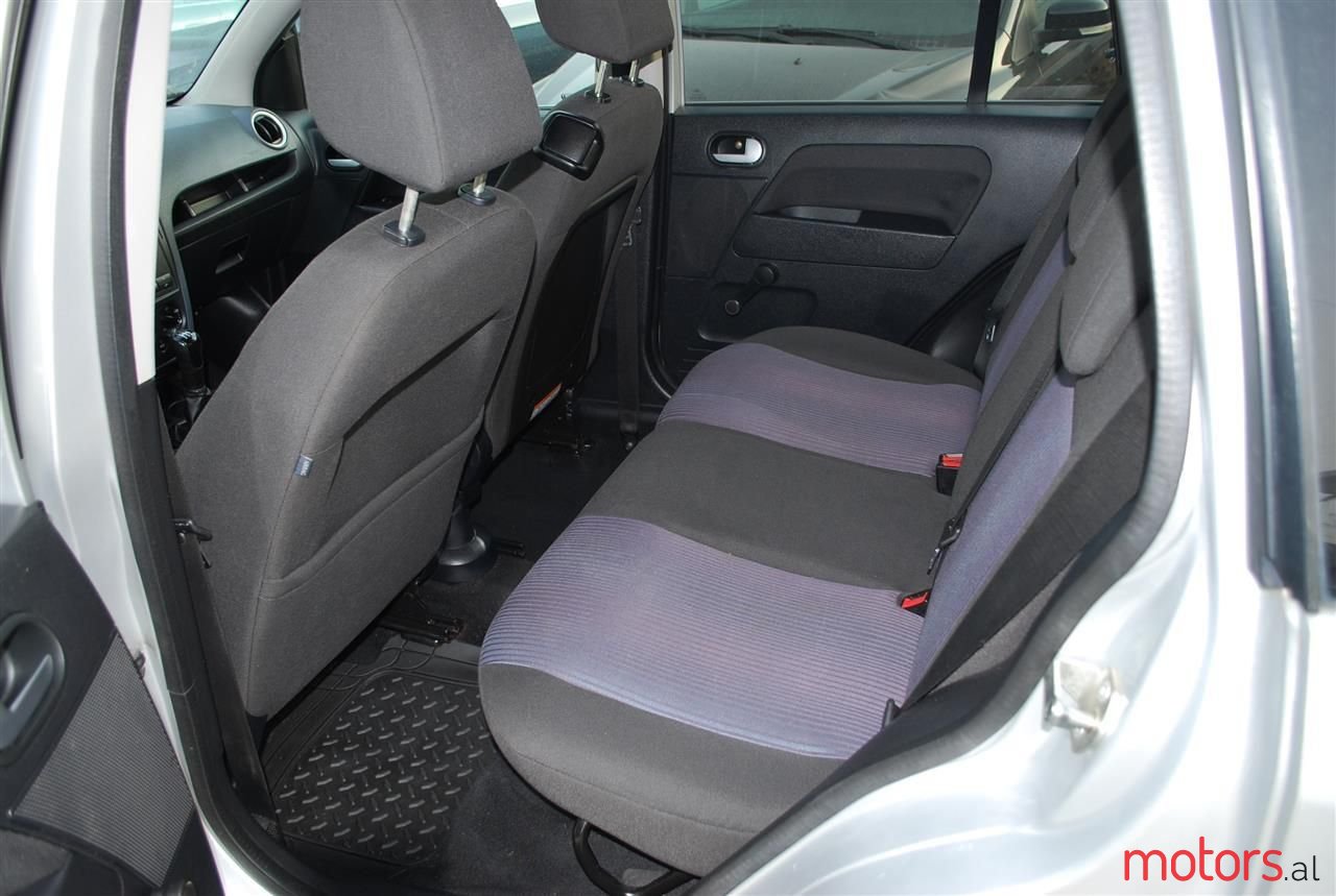 2006' Ford Fusion photo #6