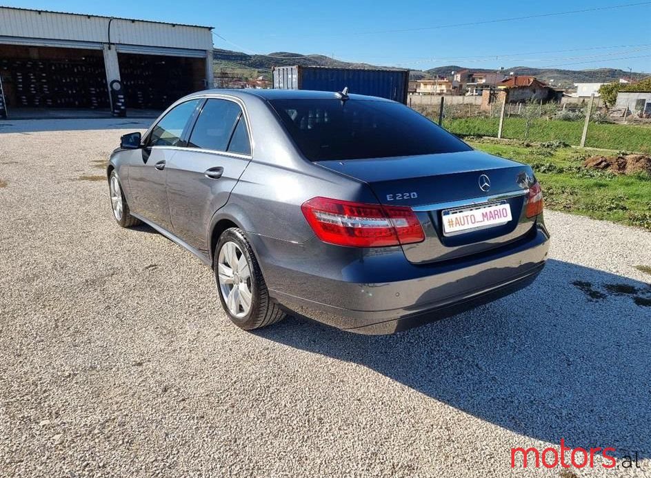 2013' Mercedes-Benz E 220 photo #4