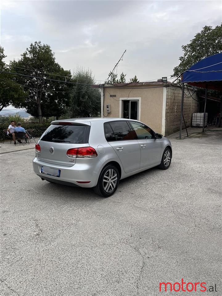 2011' Volkswagen Golf photo #5