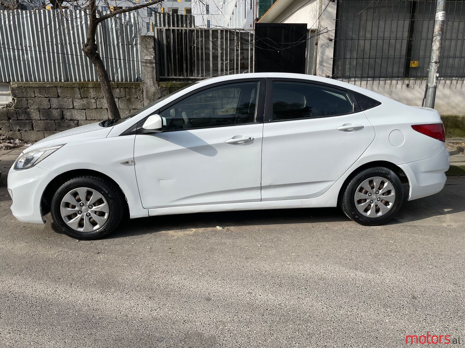 2017' Hyundai Accent photo #3