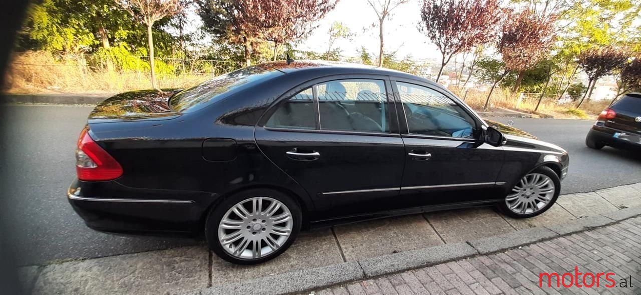 2006' Mercedes-Benz E 320 photo #2
