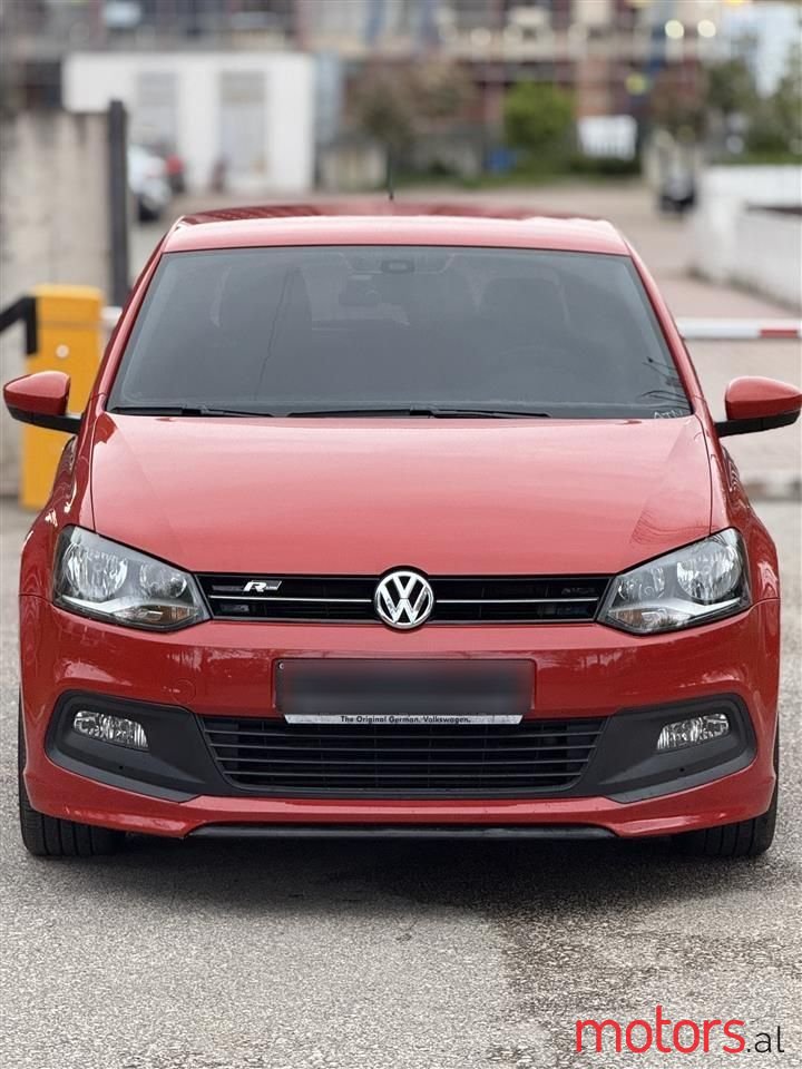 2014' Volkswagen Polo photo #3